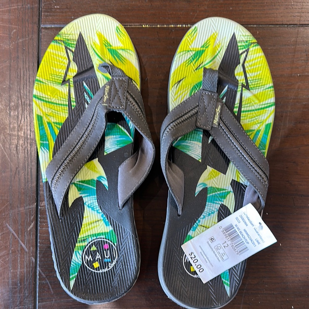 Colorful Flip Flops with Leaf Design